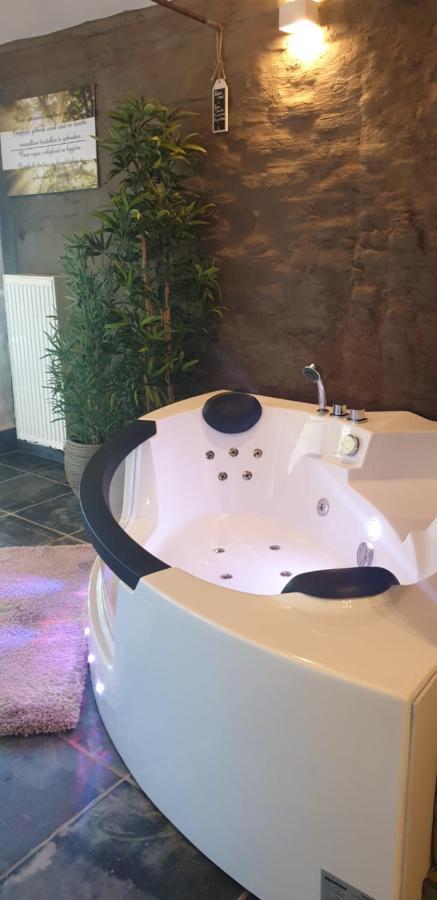 Authentic Wellnesshoeve Hansbeke Екстериор снимка