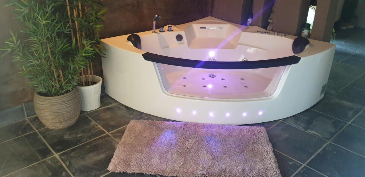 Authentic Wellnesshoeve Hansbeke Екстериор снимка
